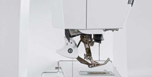  Швейно-вышивальная машина Bernina B880 Plus фото фото 6
