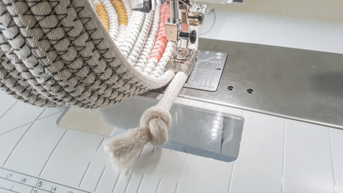  Лапка Bernina для вшивания шнуров № 60C, 323707101 фото фото 10